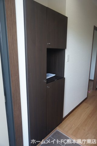 コンフォートREIWAの玄関