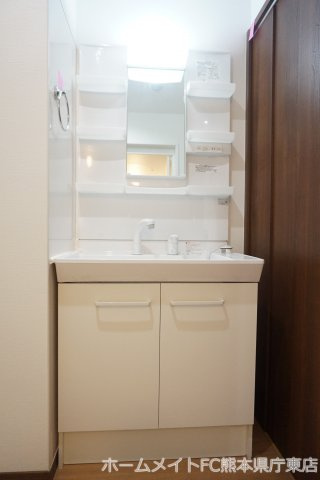 コンフォートREIWAの独立洗面台