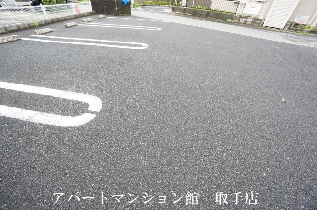 プリムローズの駐車場
