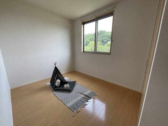 【洋室】 | メゾンコスモA | 使い勝手のいい洋室です