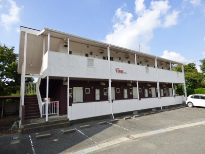 【駐車場】 | ハイツウインディ | 通りに面して建っており、目の前の駐車場をご利用いただけます。