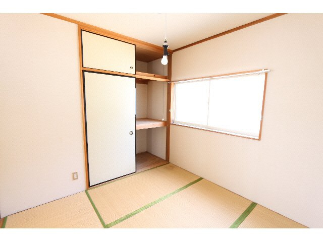 根岸方貸家の和室|現況と異なる場合がございます。