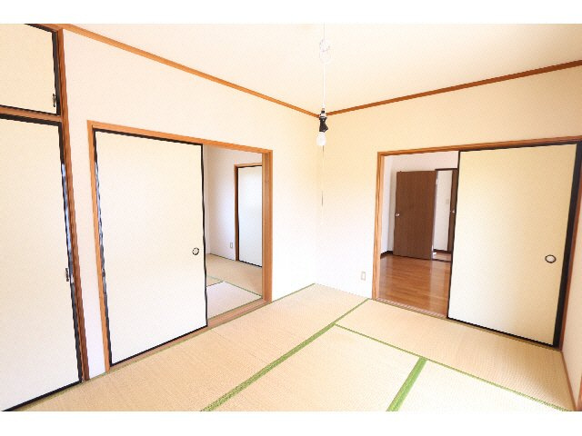 根岸方貸家の和室|現況と異なる場合がございます。