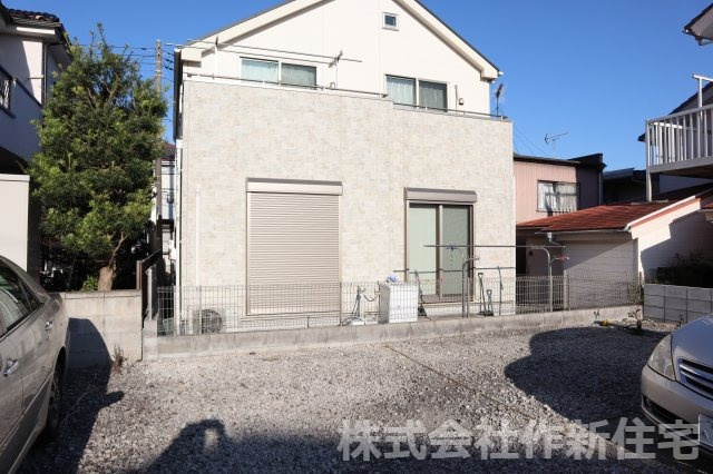 八千代市八千代台東３丁目　平成２７年建築　長期優良住宅　カースペース２台の外観
