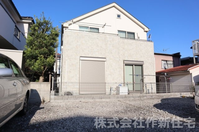 八千代市八千代台東３丁目　平成２７年建築　長期優良住宅　カースペース２台の外観
