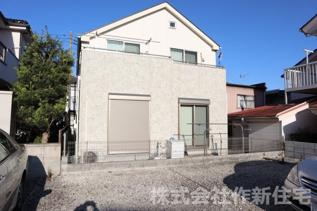 八千代市八千代台東３丁目　平成２７年建築　長期優良住宅　カースペース２台の外観