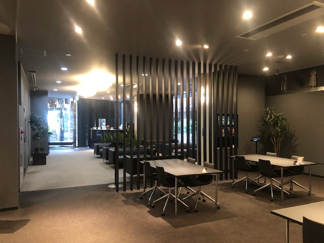 初台センタービルのロビー