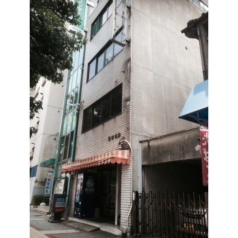 富田ビル2階の外観