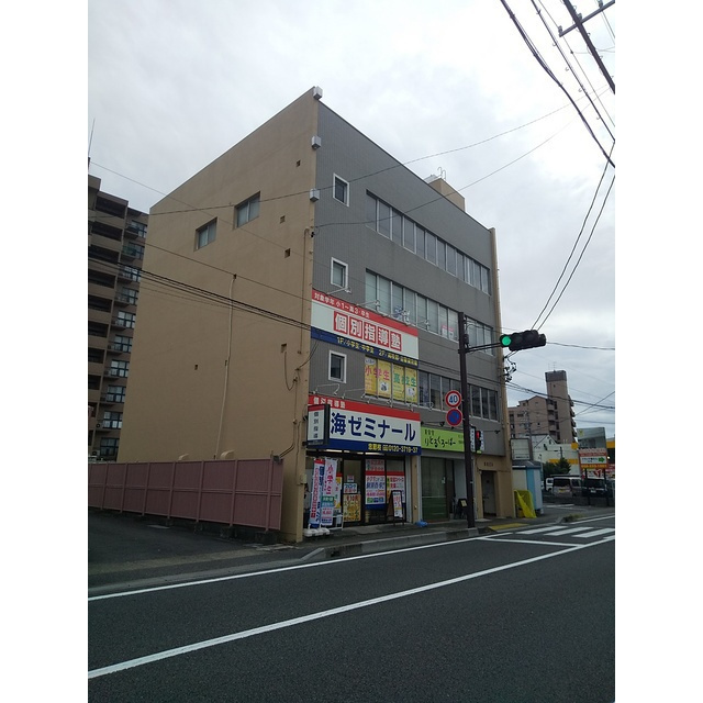 高橋ビル（島栄町）の外観