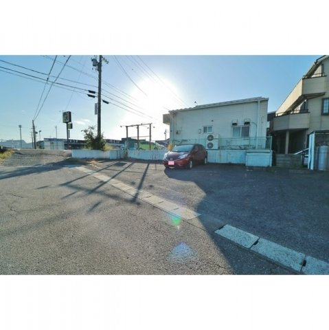 揖斐郡池田町八幡の店舗一部の駐車場