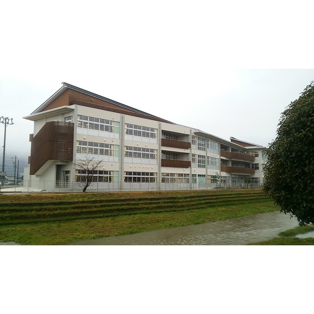 揖斐郡池田町八幡の店舗一部の周辺|八幡小学校(池田町)