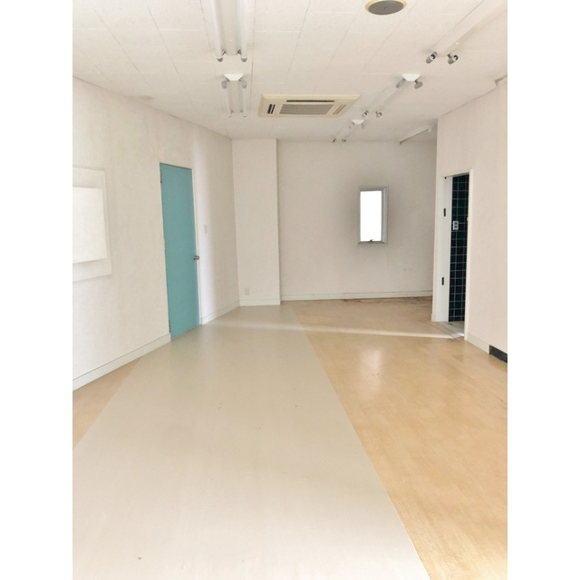 岐阜市金園町８丁目の店舗一部の居間・リビング|店舗内装