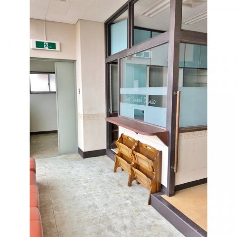 岐阜市金園町８丁目の店舗一部の玄関