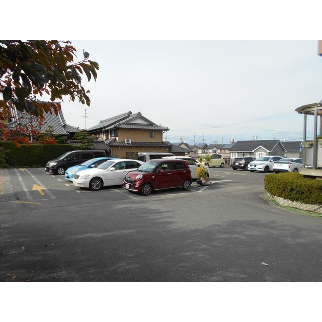 羽島郡笠松町円城寺の店舗事務所の駐車場|敷地内