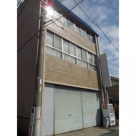 岐阜市梅ケ枝町３丁目の住宅付店舗一部の外観