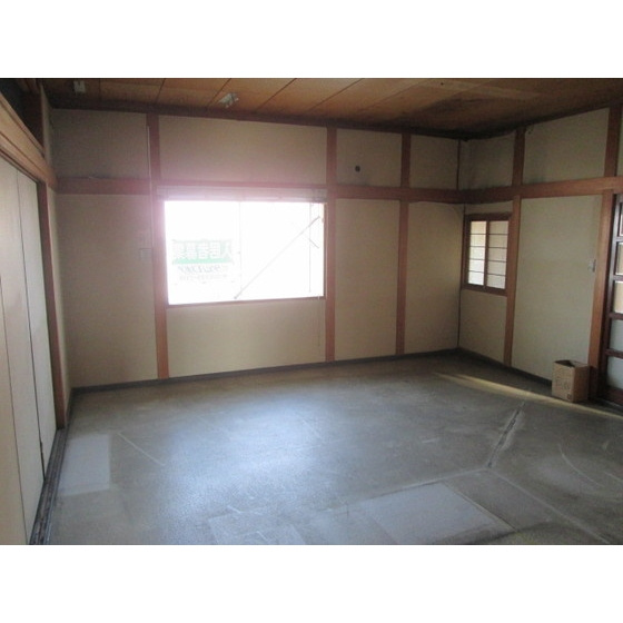 各務原市蘇原青雲町３丁目の事務所の内装