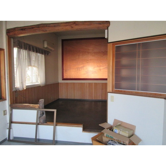 各務原市蘇原青雲町３丁目の事務所の内装