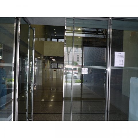 岐阜市吉野町６丁目の事務所のエントランス