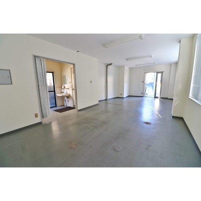 岐阜市魚屋町の事務所の内装