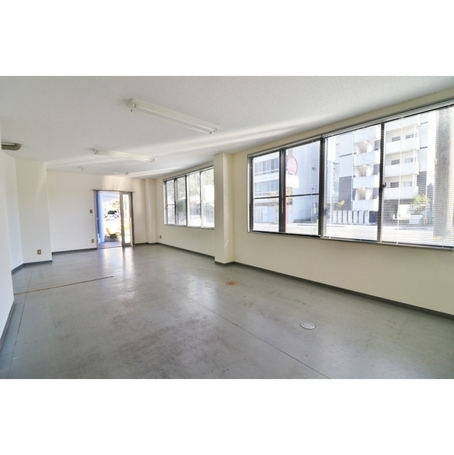 岐阜市魚屋町の事務所の内装