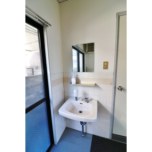 岐阜市魚屋町の事務所の洗面所