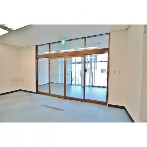 西鶉1丁目事務所の玄関