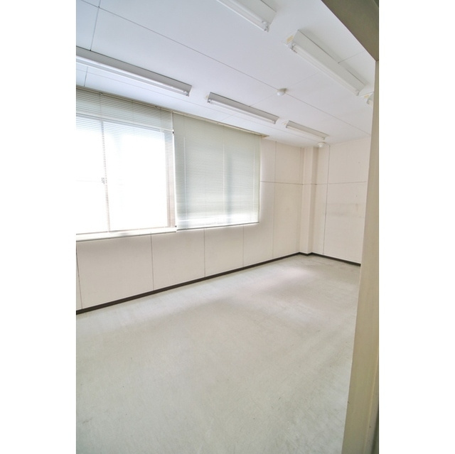 西鶉1丁目事務所の内装