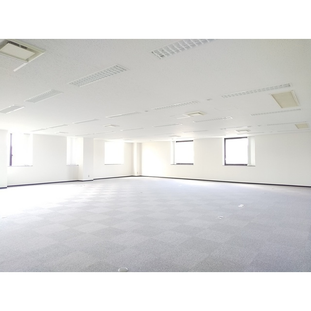 岐阜市薮田南１丁目の店舗一部の居間・リビング