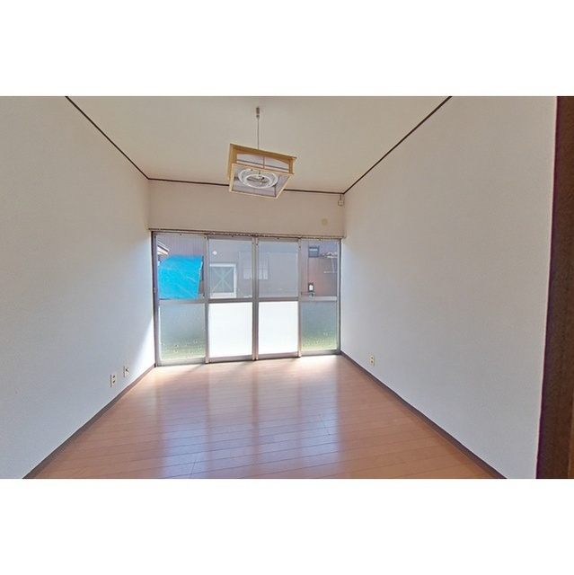 岐阜市長良福江町１丁目の一戸建ての居間・リビング