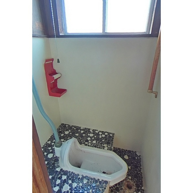 岐阜市長良福江町１丁目の一戸建てのトイレ|和式