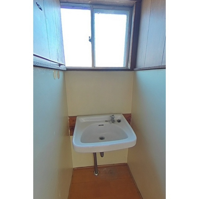 岐阜市長良福江町１丁目の一戸建ての洗面所