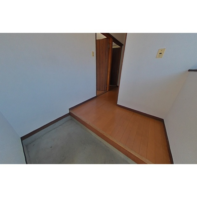 岐阜市長良福江町１丁目の一戸建ての玄関