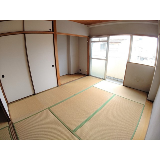 早苗第一ビルの居間・リビング