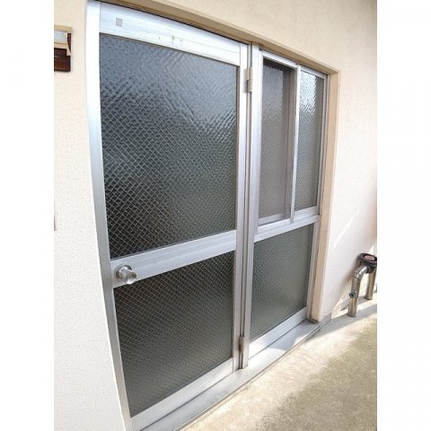 早苗第一ビルの玄関