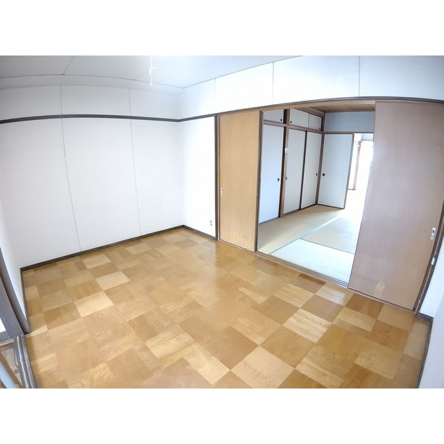 早苗第一ビルの居間・リビング