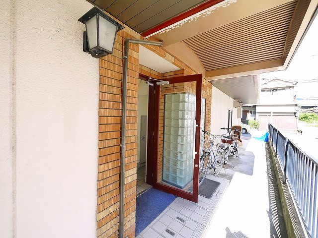 コーポ綿町のエントランス|共用部分です。