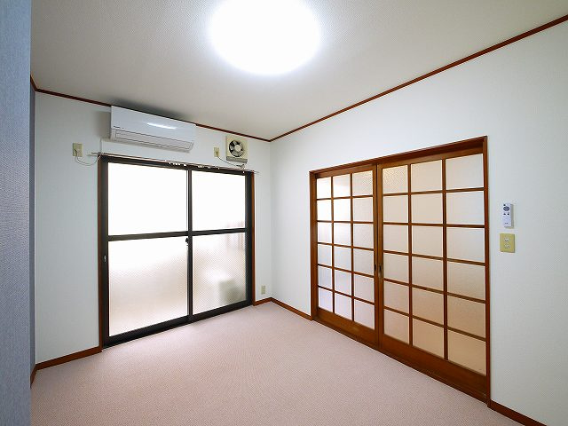 コーポ綿町の寝室|ゆったりした洋室です