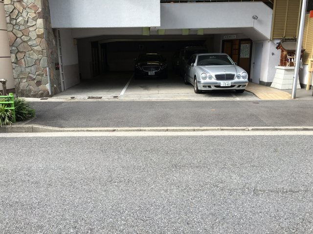 中央区東日本橋２丁目の事務所の駐車場