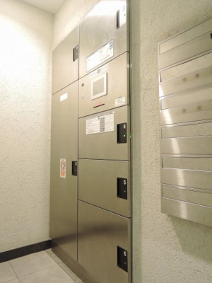 【その他共用部分】 | クオス金沢八景レジデンシャルステージ | 不在時にもお荷物が受け取れる宅配ボックス