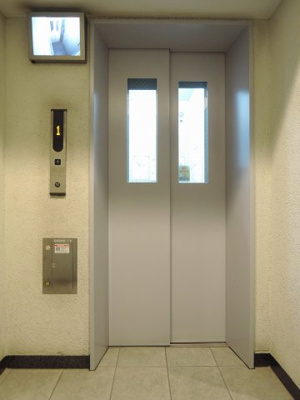 【その他共用部分】 | クオス金沢八景レジデンシャルステージ | お買い物時やベビーカーの出し入れに便利なエレベーター付。