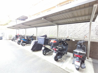 【その他共用部分】 | グランシティ三ツ沢公園 | バイク置場です。
