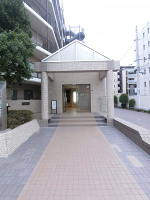 【エントランス】 | コスモ日吉 | マンションのエントランスです。
日勤管理なのできれいに保たれております。