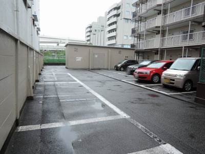 【駐車場】 | ネオコーポ山下 | 平置き駐車場です。
お車をお持ちの方も安心です。