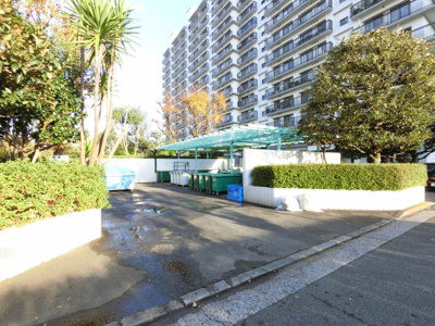 【その他共用部分】 | パークシティ金沢八景C棟 | ゴミ置き場です。
敷地内にあるのでゴミ出しが楽ちんです。