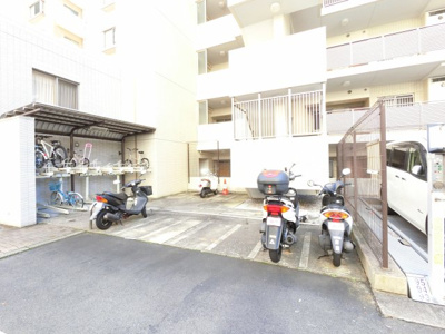 【その他共用部分】 | シティ能見台つどいの街五番館 | バイク置場です。