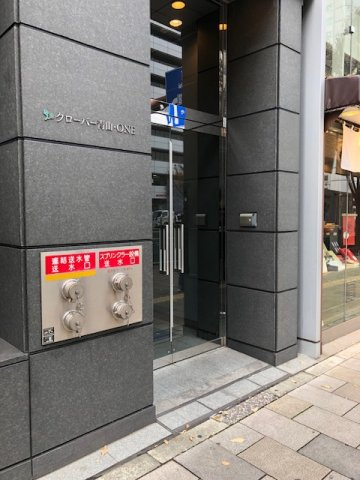 クローバー青山・ONEビルの外観