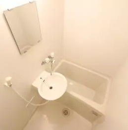 【浴室】 | ラ　ルーナ