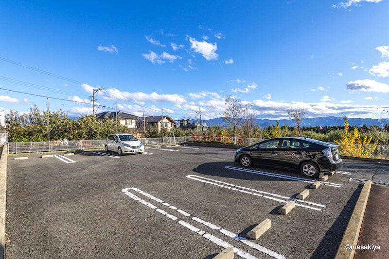 サンライズ瑞樹の駐車場|駐車場　2台目も有ります。