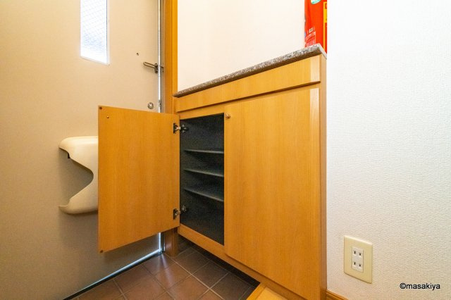 メゾン ロータスの玄関|下駄箱