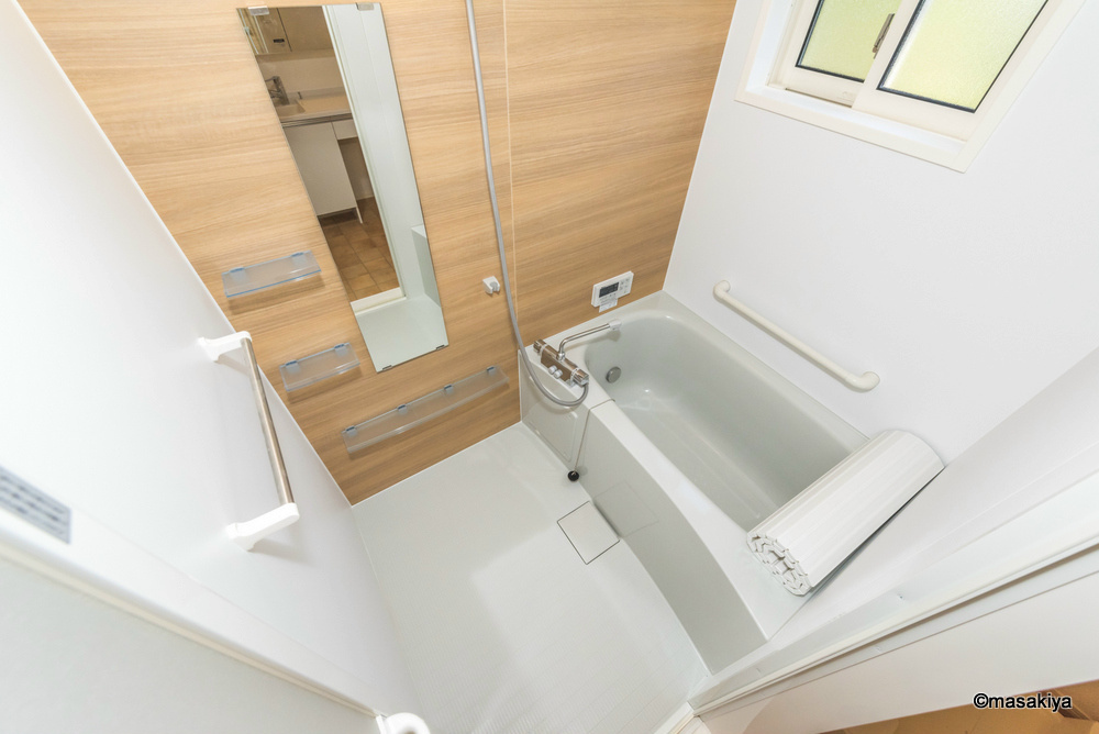 IRシンシアⅡの浴室|お風呂　追い焚き付きです。